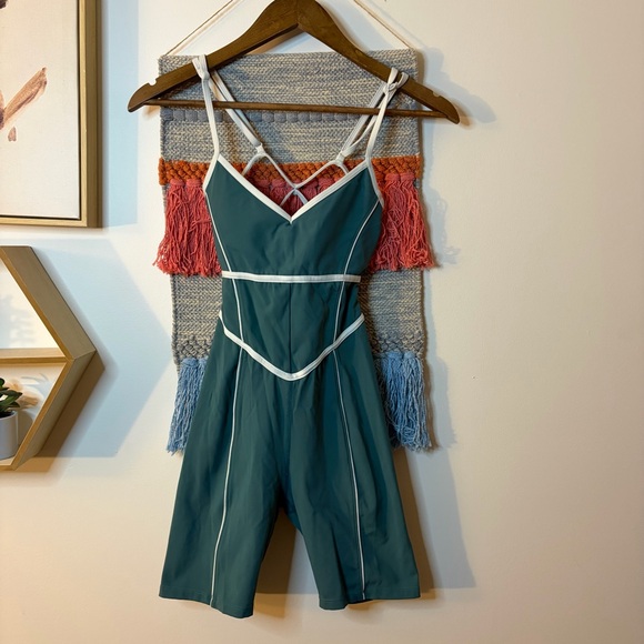 Yllw the Label BREATHE SHORT ONESIE — BODY GREEN small - Picture 2 of 4